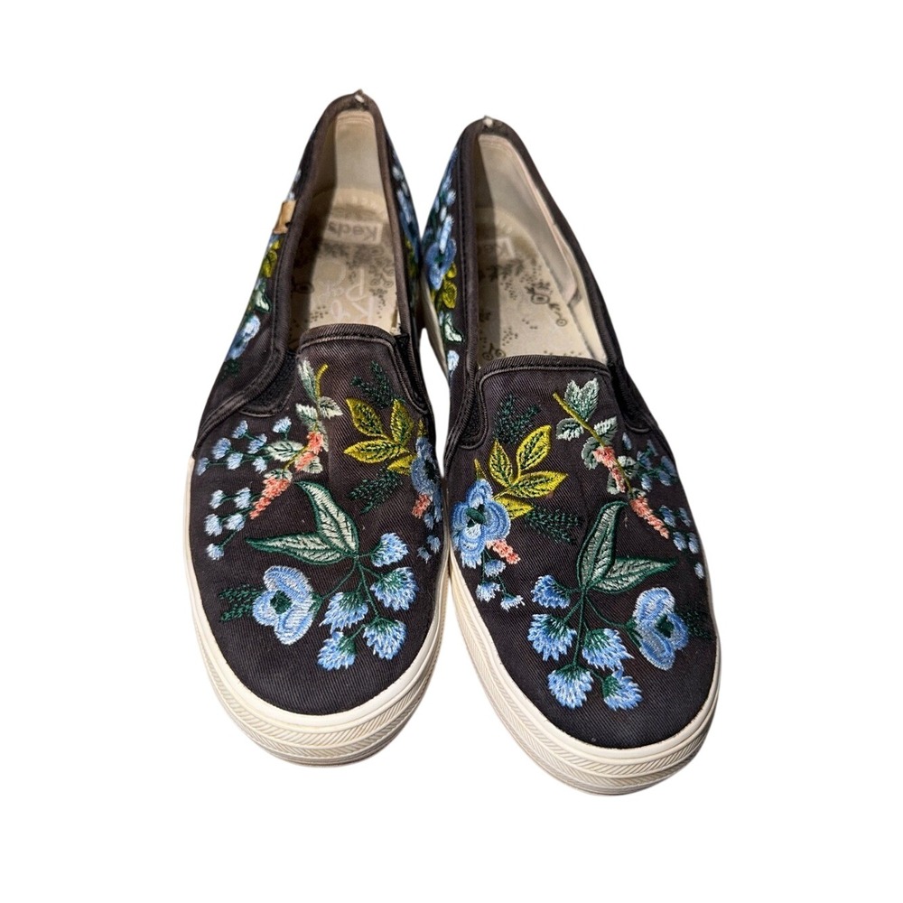 Floral Embroidered Slip-On Sneakers - Black - Picture 1 of 7